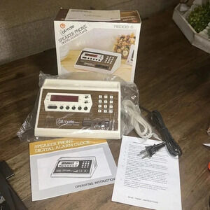 NWT VTG Call Mate Speakerphone Digital Alarm Clock Model R8308–6 Original PKG